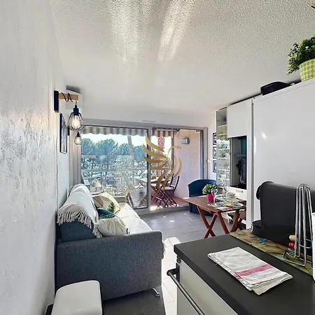 아파트 Capraphea T2 With Seaview,balcony,parking,ac,wifi.