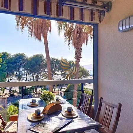 Capraphea T2 With Seaview,balcony,parking,ac,wifi. アパート