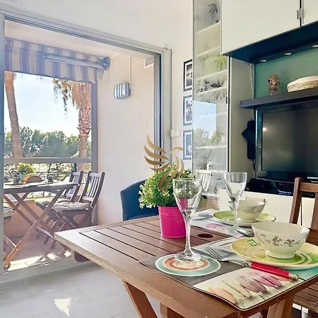아파트 Capraphea T2 With Seaview,balcony,parking,ac,wifi. *