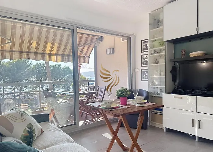 アパート Capraphea T2 With Seaview,balcony,parking,ac,wifi. Saint-Raphaël