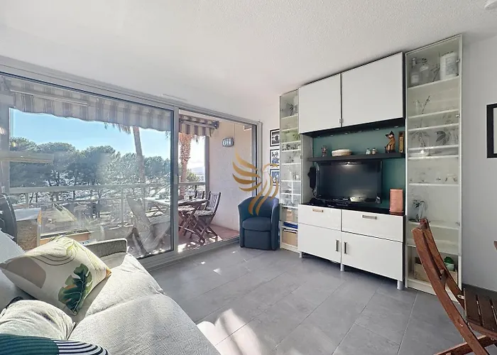 Capraphea T2 With Seaview,balcony,parking,ac,wifi. アパート Saint-Raphaël