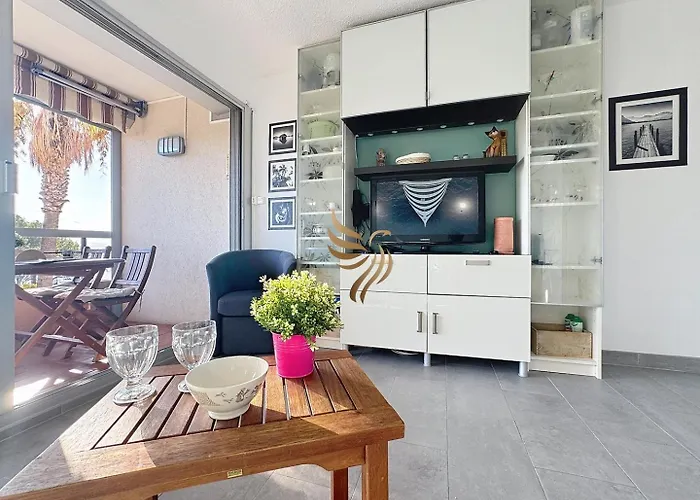 Capraphea T2 With Seaview,balcony,parking,ac,wifi. Saint-Raphaël