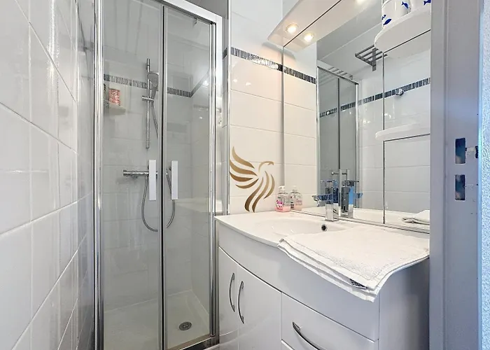 Capraphea T2 With Seaview,balcony,parking,ac,wifi. アパート