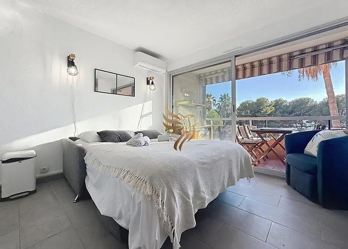 アパート Capraphea T2 With Seaview,balcony,parking,ac,wifi. Saint-Raphaël