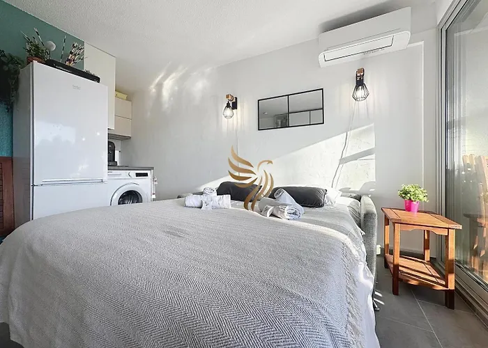 Capraphea T2 With Seaview,balcony,parking,ac,wifi. *