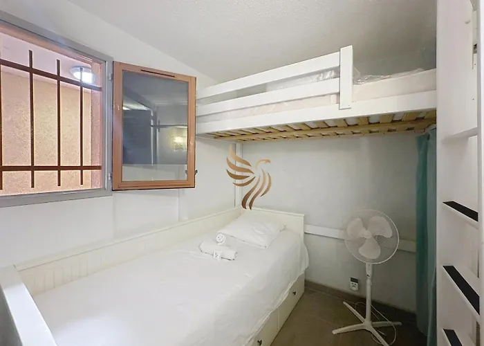 Capraphea T2 With Seaview,balcony,parking,ac,wifi. アパート Saint-Raphaël