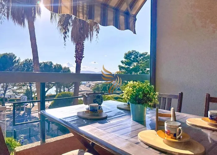 Capraphea T2 With Seaview,balcony,parking,ac,wifi. アパート Saint-Raphaël