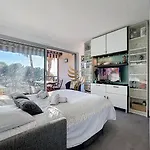 Capraphea T2 With Seaview,balcony,parking,ac,wifi.