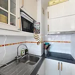 Capraphea T2 With Seaview,balcony,parking,ac,wifi. Διαμέρισμα