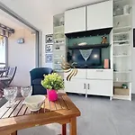 Capraphea T2 With Seaview,balcony,parking,ac,wifi. Сен-Рафаэль
