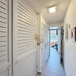 Capraphea T2 With Seaview,balcony,parking,ac,wifi. Апартаменты