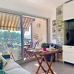 Capraphea T2 With Seaview,balcony,parking,ac,wifi. Διαμέρισμα