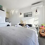 Capraphea T2 With Seaview,balcony,parking,ac,wifi. Апартаменты *