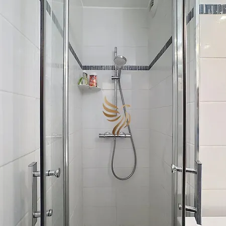 Apartman Capraphea T2 With Seaview,balcony,parking,ac,wifi. Saint-Raphaël