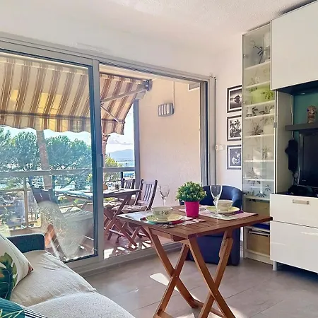 Capraphea T2 With Seaview,balcony,parking,ac,wifi. Apartment Saint-Raphaël