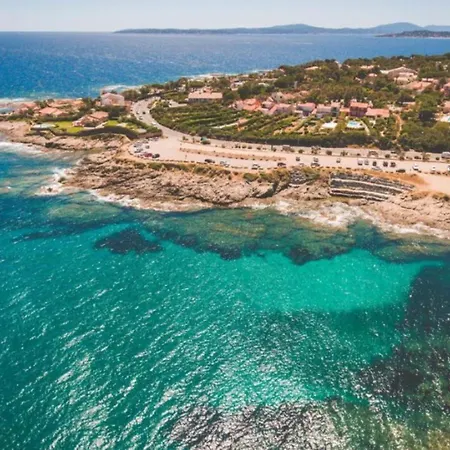 Capraphéa T2 With Seaview,balcony,parking,ac. *