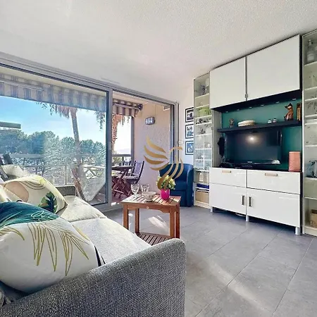 Capraphéa T2 With Seaview,balcony,parking,ac. Saint-Raphaël
