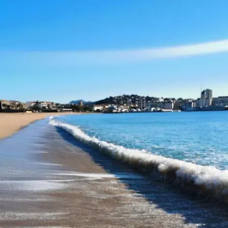 Capraphéa T2 With Seaview,balcony,parking,ac.
