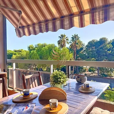 Capraphéa T2 With Seaview,balcony,parking,ac. *