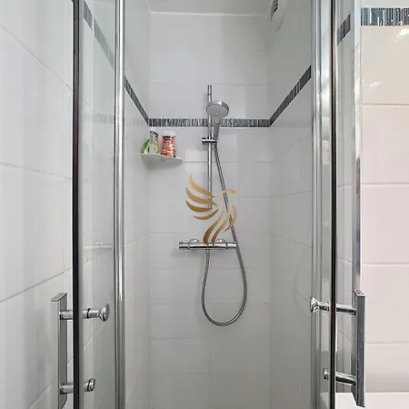 Capraphéa T2 With Seaview,balcony,parking,ac. Saint-Raphaël