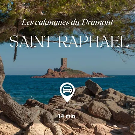 Capraphéa T2 With Seaview,balcony,parking,ac.