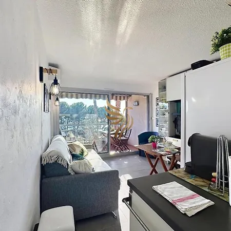 Capraphéa T2 With Seaview,balcony,parking,ac. Saint-Raphaël