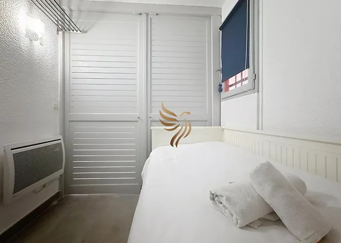 Capraphéa T2 With Seaview,balcony,parking,ac. Saint-Raphaël