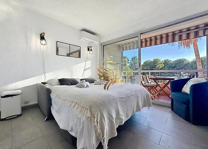 Capraphéa T2 With Seaview,balcony,parking,ac. Appartement Saint-Raphaël